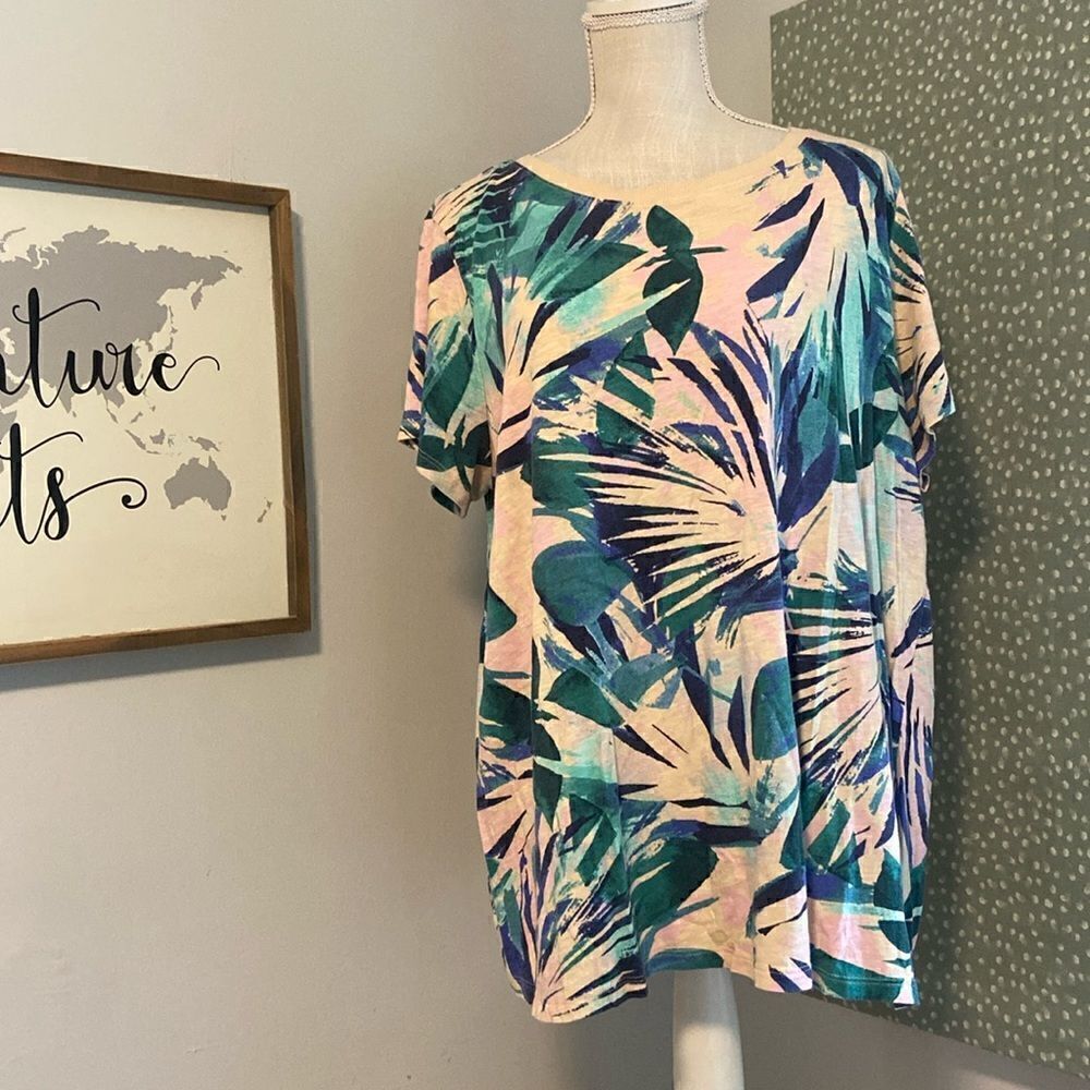 Torrid Multicolor Foliage Fern Tropical Print Lightweight Classic Fit Shirt Sz 2